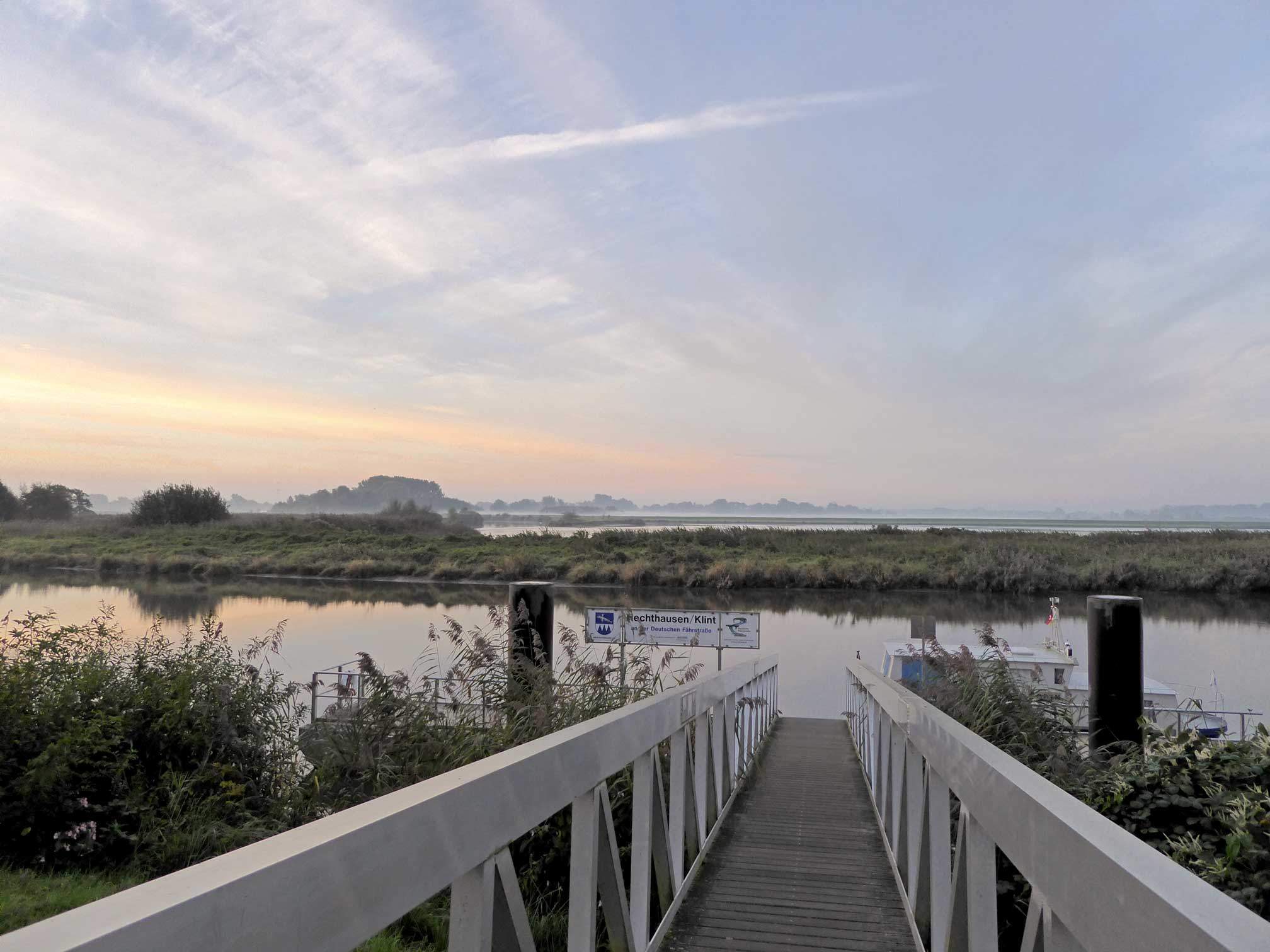 Foto von dem Anleger der Gemeinde Hechthausen-Klint an der Oste.
