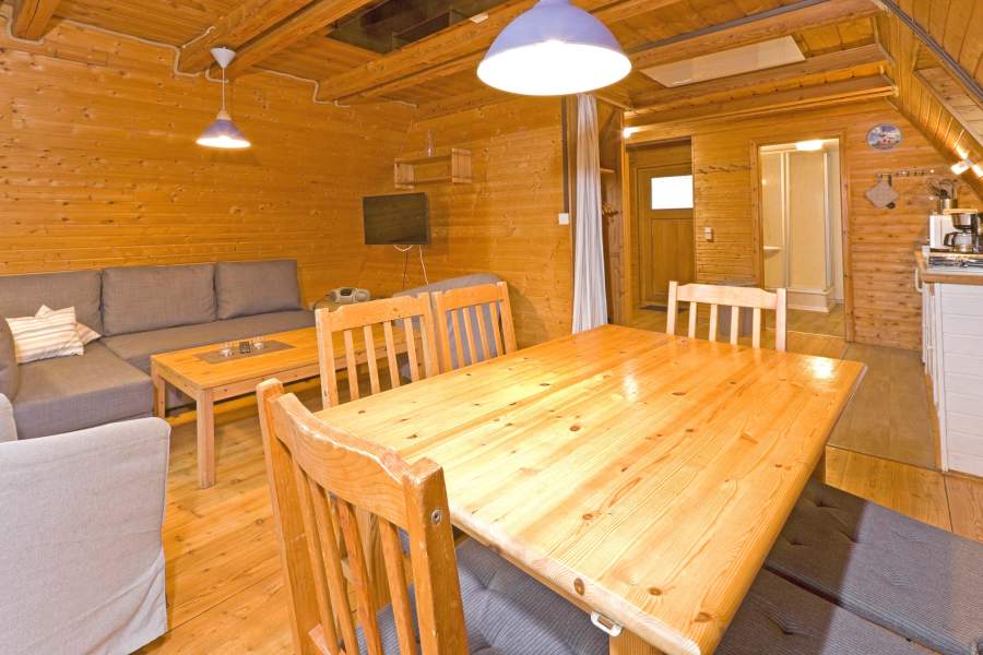 Foto von dem Essbereich zur Küche im Nurdachhaus 312.