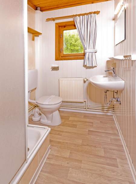 Foto von dem Duschbad im Blockhaus 324.