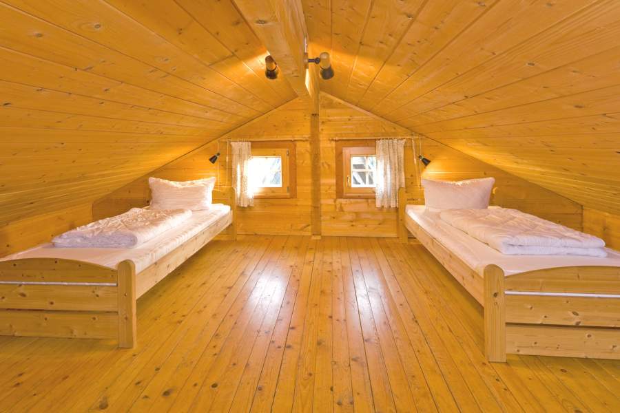 Foto von der Schlafempore im Blockhaus 328.