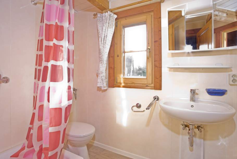 Foto von dem Duschbad im Blockhaus 328.
