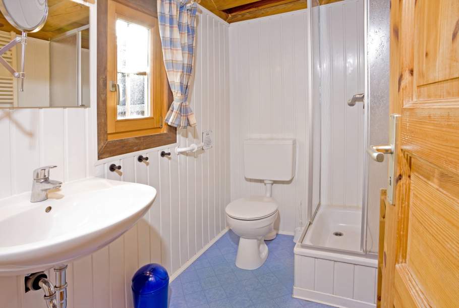 Foto von dem Duschbad im Blockhaus 331.