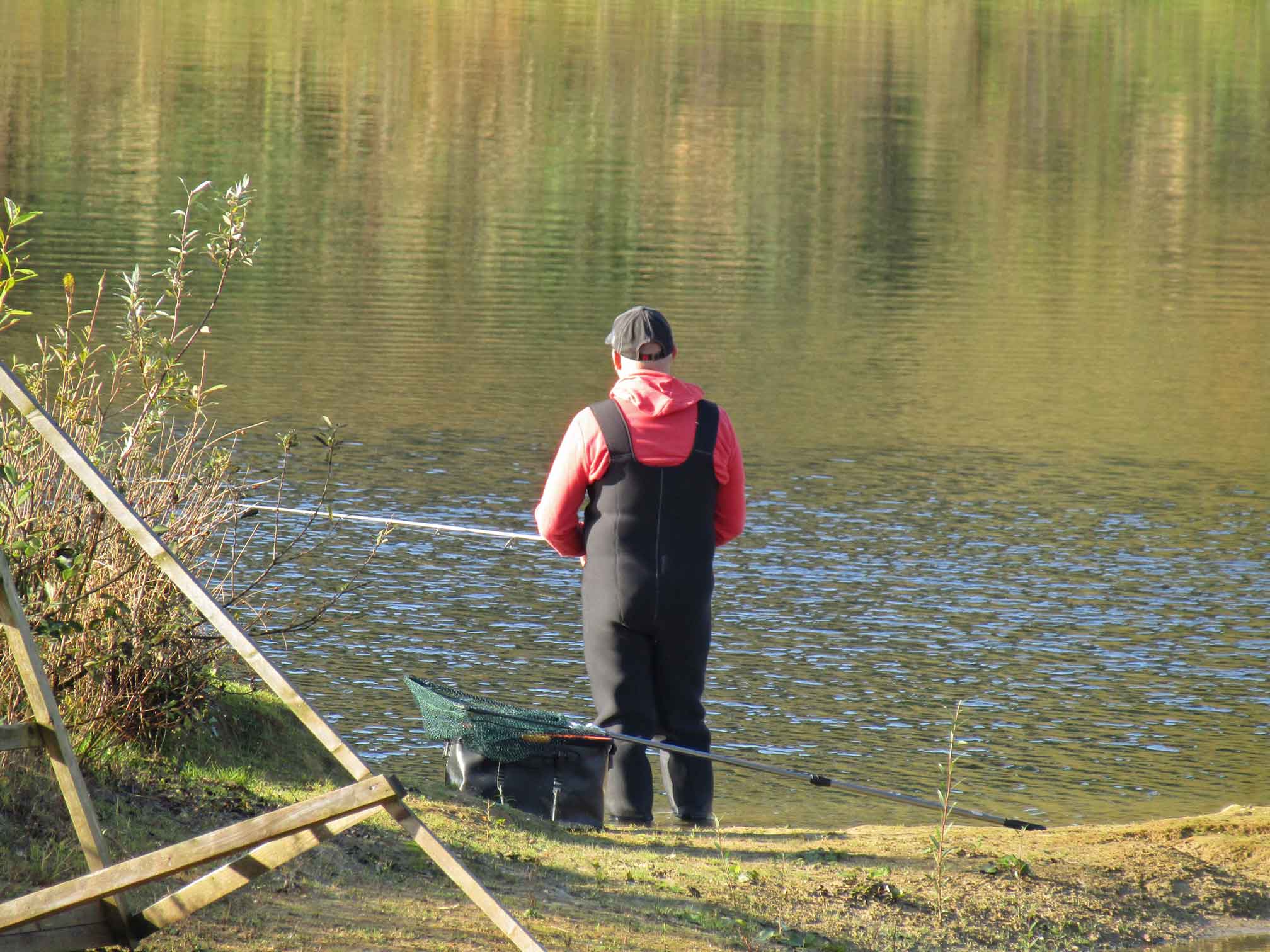 Foto eines Anglers am Geestsee