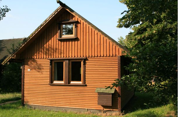Typ B – kleines Blockhaus 353 mit rechteckigem Baukörper und flachem Dach