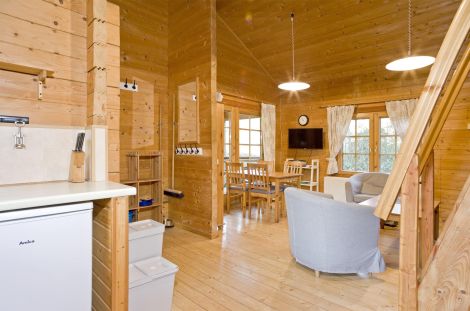 Ferienhaus aus Holz im Grünen