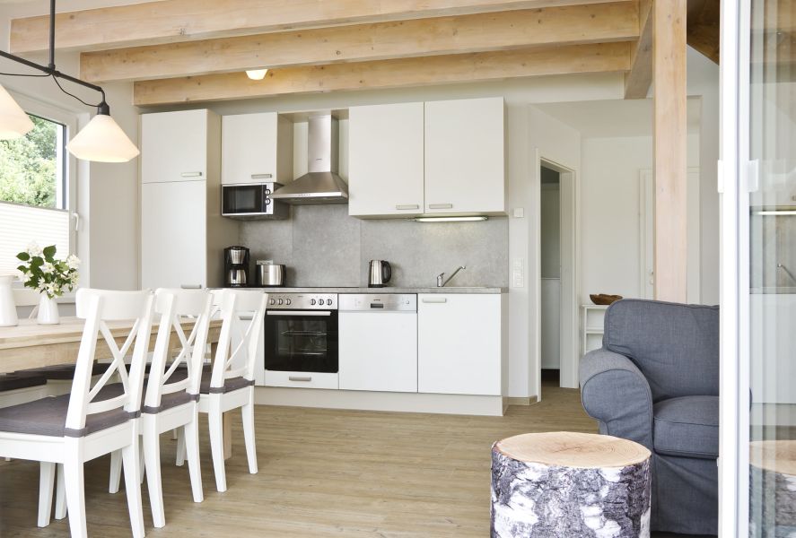 Foto von dem Wohn- und Essbereich im Seehaus 408.