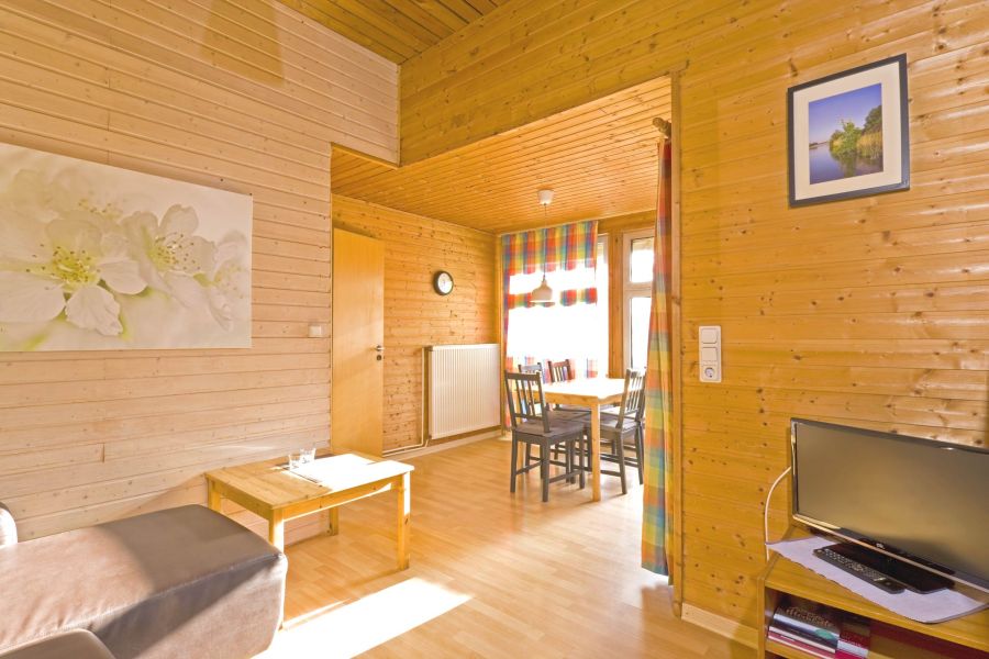 Foto von dem Ess- und Wohnbereich im Ferienhaus 374.