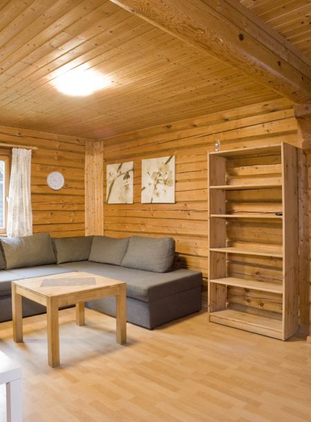 Foto von dem Wohnbereich im karelischen Blockhaus 343.