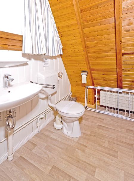 Foto von dem kleinen Duschbad im Nurdachhaus 378.