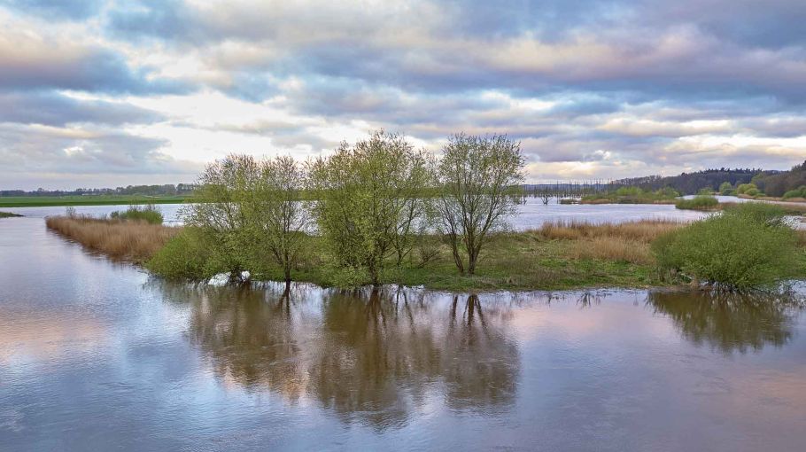 Foto von der Pütten Kranenburg mit wolkigem Himmel