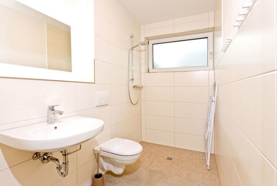 Foto von dem Duschbad in der Seewohnung 413.