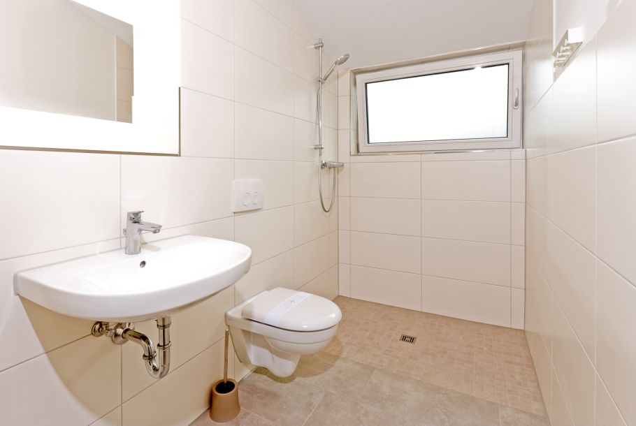 Foto von dem Duschbad in der Seewohnung 412.