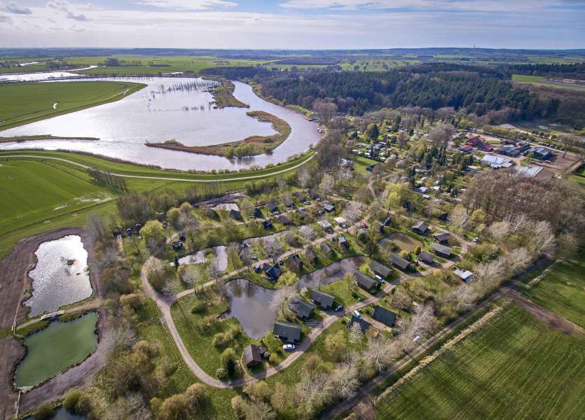 Luftansich des Ferienparks Geesthof an der Oste mit den einzelnen Ferienhäusern